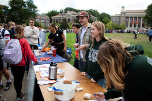 The Student Association began Fall Into Action — a week of community volunteering events available to SU and SUNY ESF students — on Nov. 4.