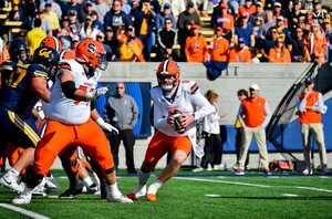 In SU's 33-25 win over Cal, offensive coordinator Jeff Nixon’s scheme centered around quick passes helped the Orange gain an early rhythm.