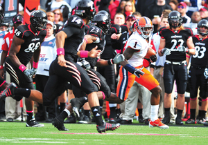 Phillip Thomas (1) returns a fumble in the second quarter of SU's 31-7 victory over Cincinnati Saturday.