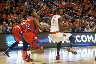 Grant spins into the lane and into a layup in the first half. 